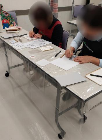 はがきサイズの版画教室～小さな版から広がる世界～